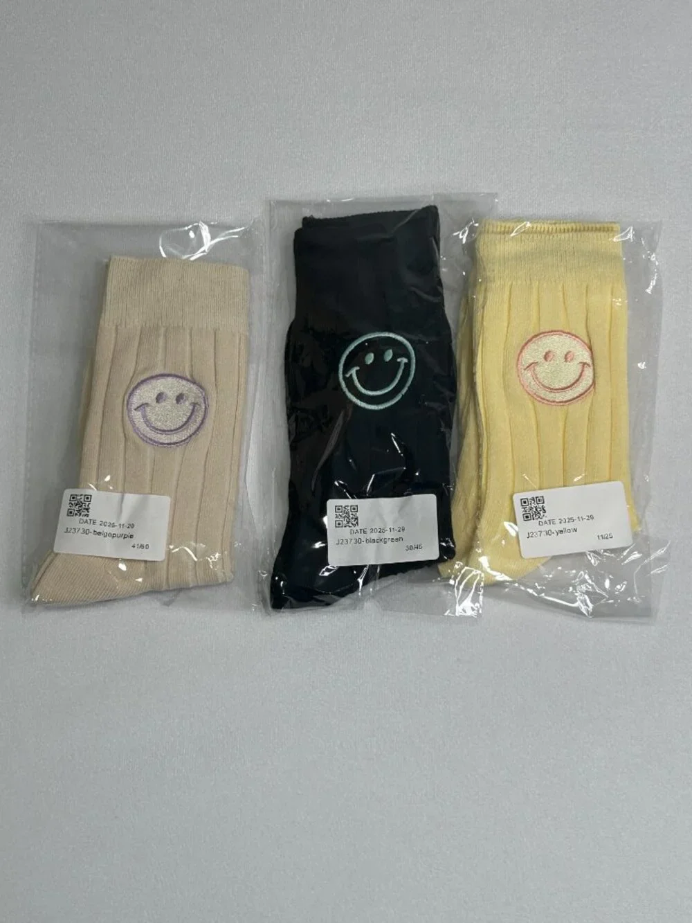 3 Pack Women's Embroidered Smiley Face Ribbed Crew Socks Yellow Beige Black